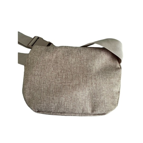 New Herschel Supply Co Fanny Pack Mini in Ash Rose - Picture 4 of 5